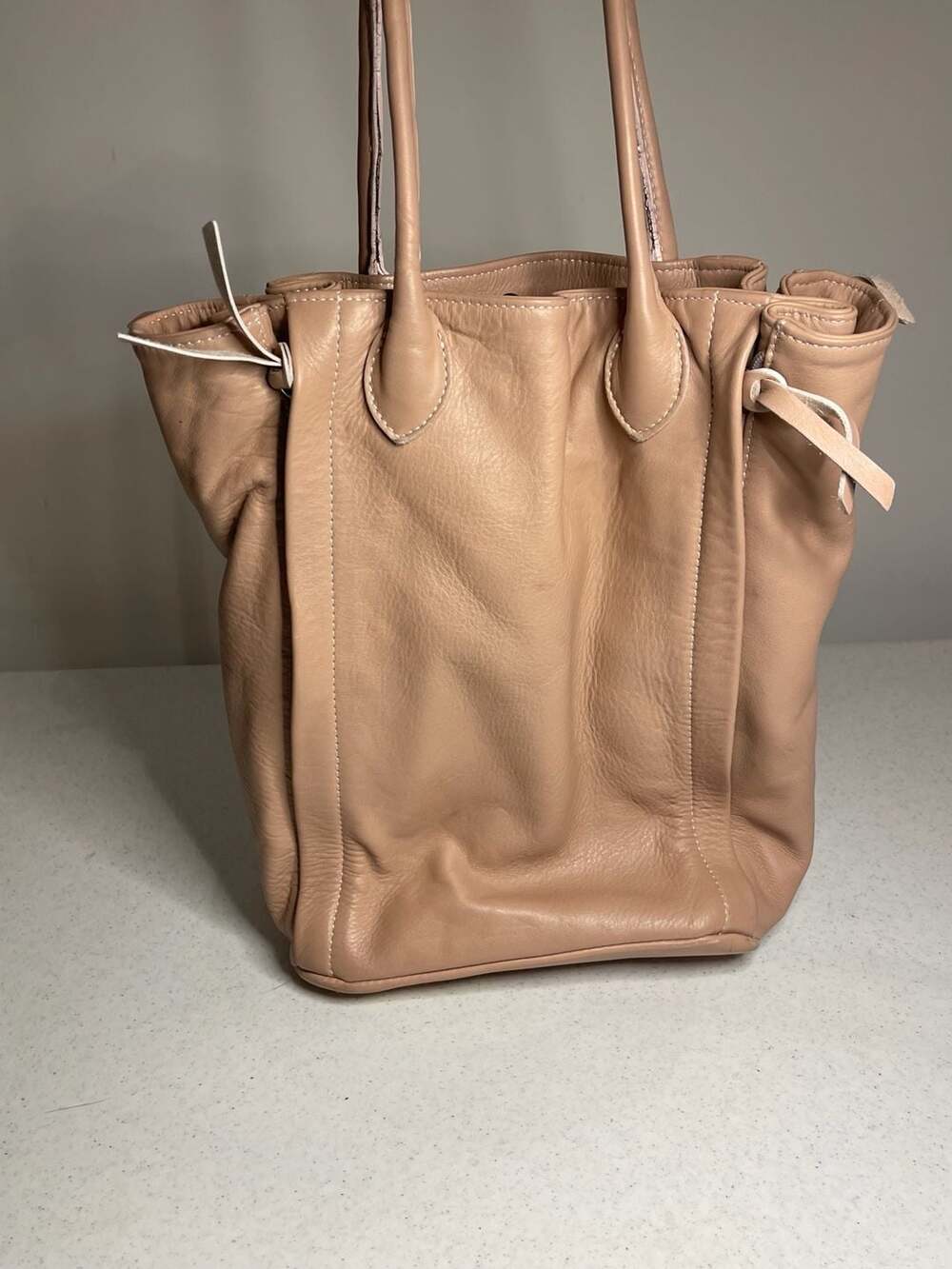 I Medici Firenze Italian Leather Expandable Tote Bag in Tan